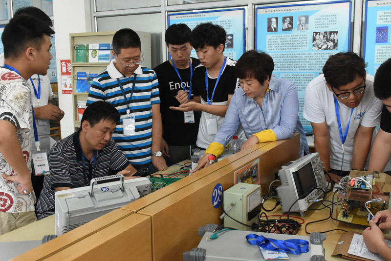 2019年全国大学生电子设计竞赛(TI杯)黑龙江赛区在中心成